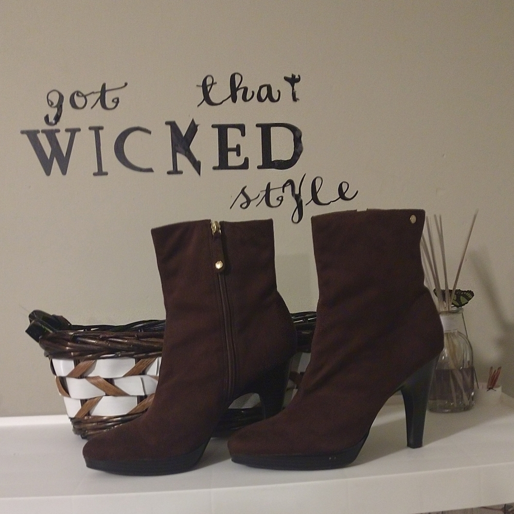 Isaac Mizrahi Booties